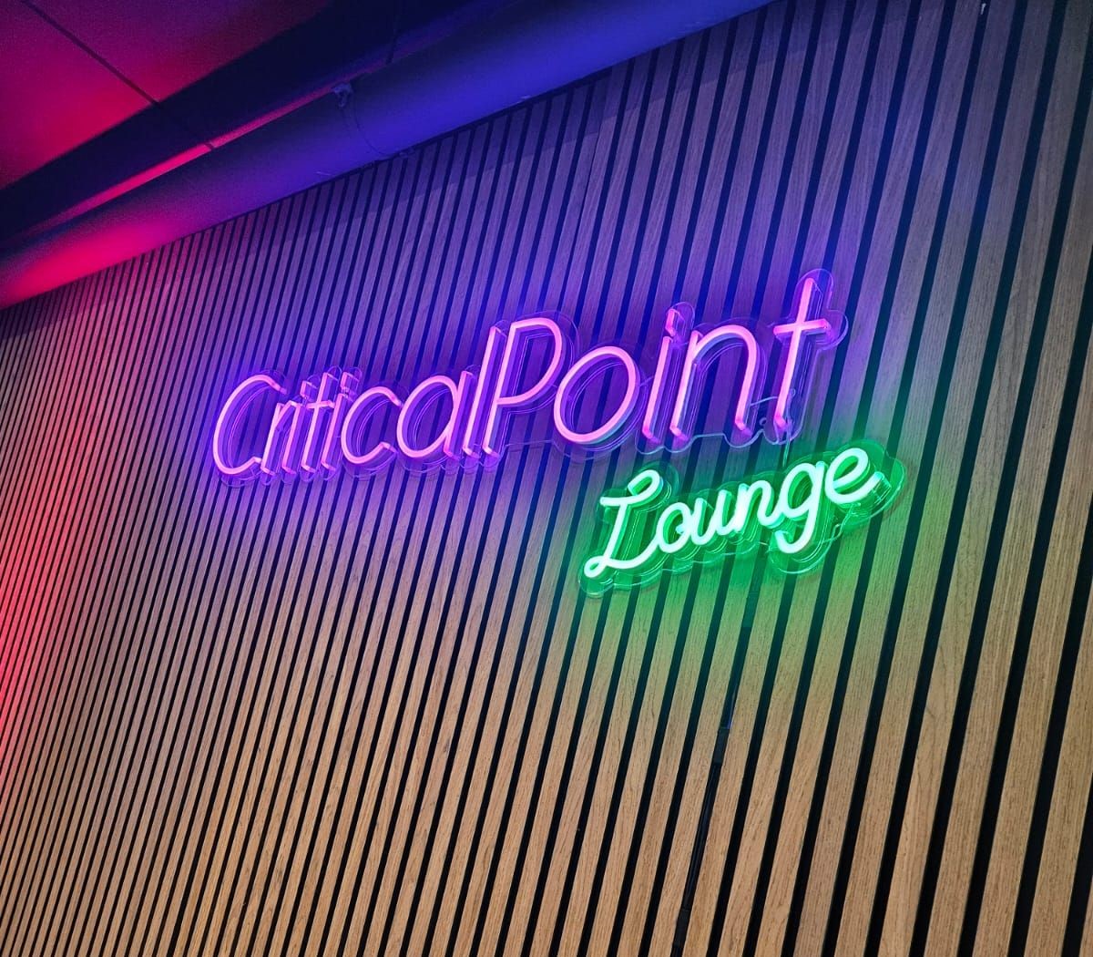 CriticalPoint virallinen logo